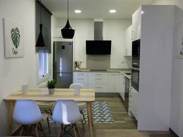 Reforma integral piso alquiler con cocina abierta