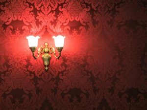 Cómo iluminar una habitación oscura