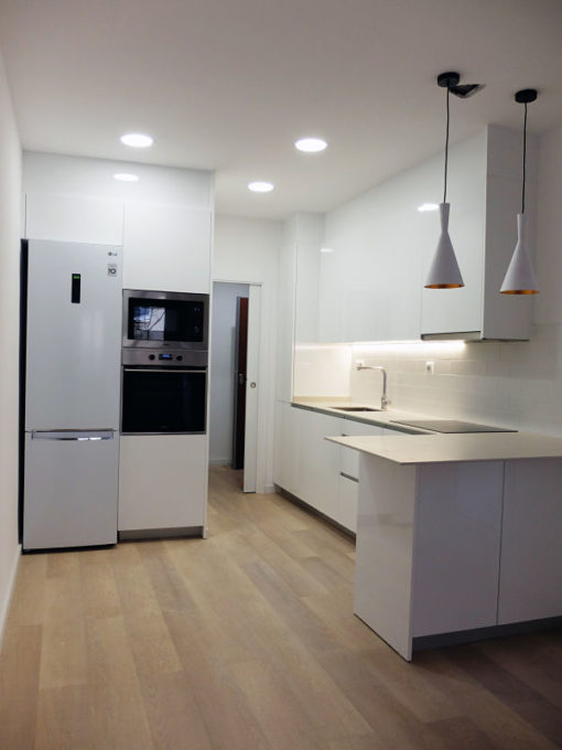 Reforma integral de casa de dos pisos - piso 1 - cocina abierta